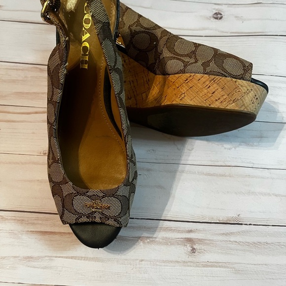 Coach Insignia Ferry Peep Toe Wedge Heels Shoes 6.5 Women - Picture 6 of 8